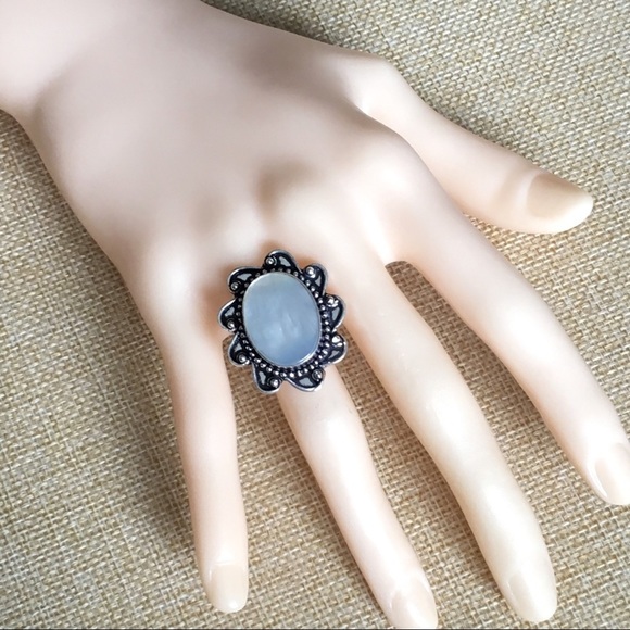 New Mother of Pearl MOP Silver Overlay Ring Size 7.25 - Picture 6 of 8